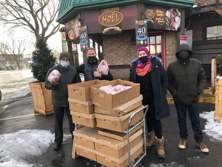 Magnus Poirier fait un don aux familles du comté de Bourassa